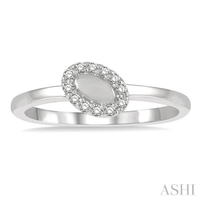 1/10 Ctw Oval Mount Round Cut Diamond Stack Band in 14K White Gold