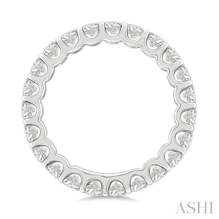 2 Ctw Round Cut Diamond Eternity Band in 14K White Gold