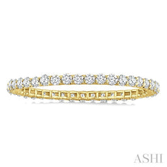 1/2 Ctw Round Cut Diamond Eternity Wedding Band in 14K Yellow Gold