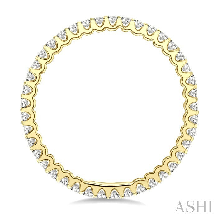 1/2 Ctw Round Cut Diamond Eternity Wedding Band in 14K Yellow Gold