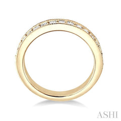 1/2 Ctw Round Cut Diamond Wedding Band in 14K Yellow Gold