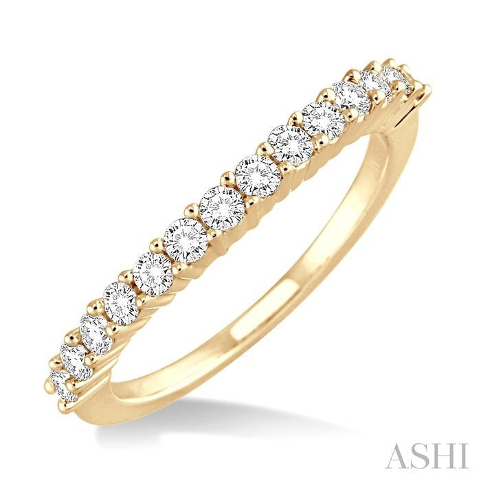3/4 Ctw Round Cut Diamond 'V' Shape Band in 14K Yellow Gold.