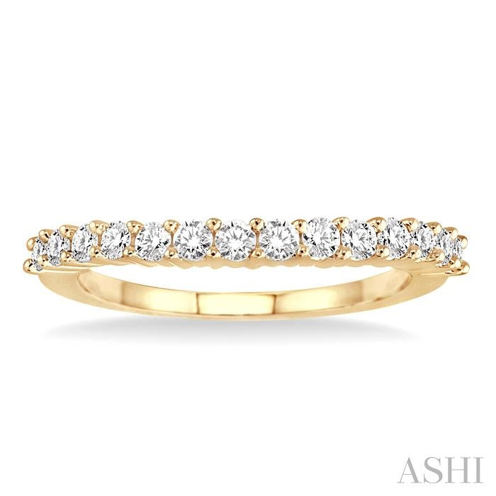 3/4 Ctw Round Cut Diamond 'V' Shape Band in 14K Yellow Gold.