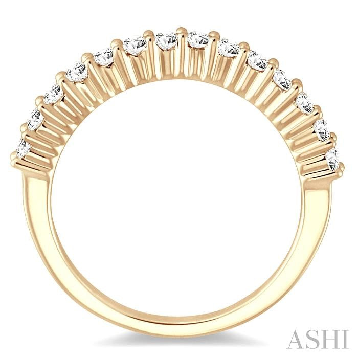 3/4 Ctw Round Cut Diamond 'V' Shape Band in 14K Yellow Gold.
