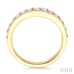 3/4 Ctw Round Cut Diamond 'V' Shape Band in 14K Yellow Gold.