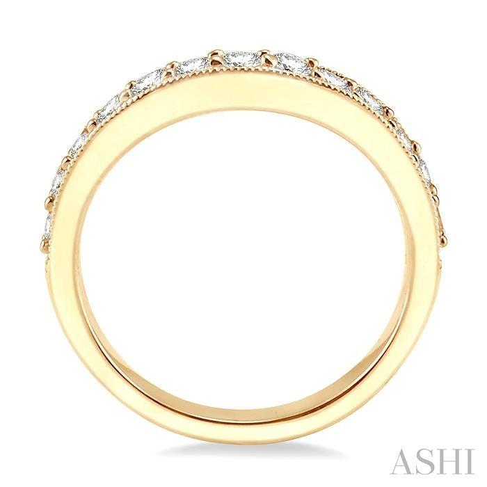3/4 Ctw Round Cut Diamond 'V' Shape Band in 14K Yellow Gold