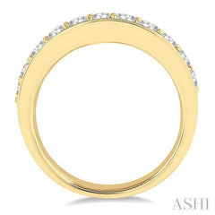 3/4 Ctw Round Cut Diamond Wedding Band in 14K Yellow Gold