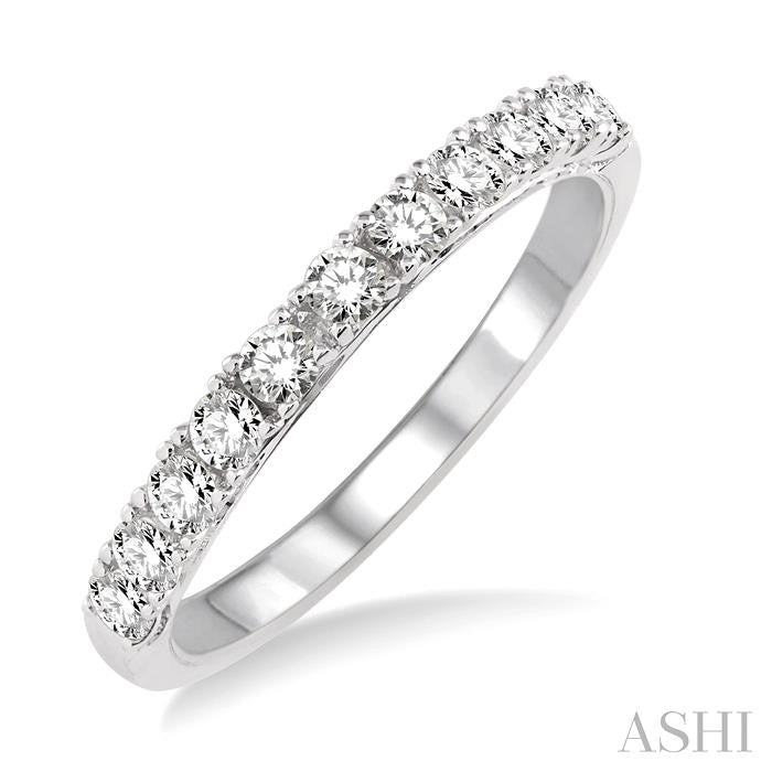 1/2 Ctw Round Cut Diamond Wedding Band in 14K White Gold