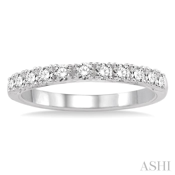 1/2 Ctw Round Cut Diamond Wedding Band in 14K White Gold