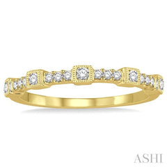 1/4 Ctw Round Diamond Wedding Band in 14K Yellow Gold