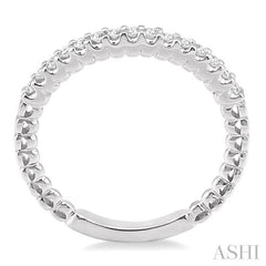 1/4 Ctw Round Diamond Wedding Band in 14K White Gold