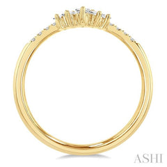 1/4 Ctw Chevron Baguette Crown and Round Cut Diamond Fashion Ring in 14K Yellow Gold