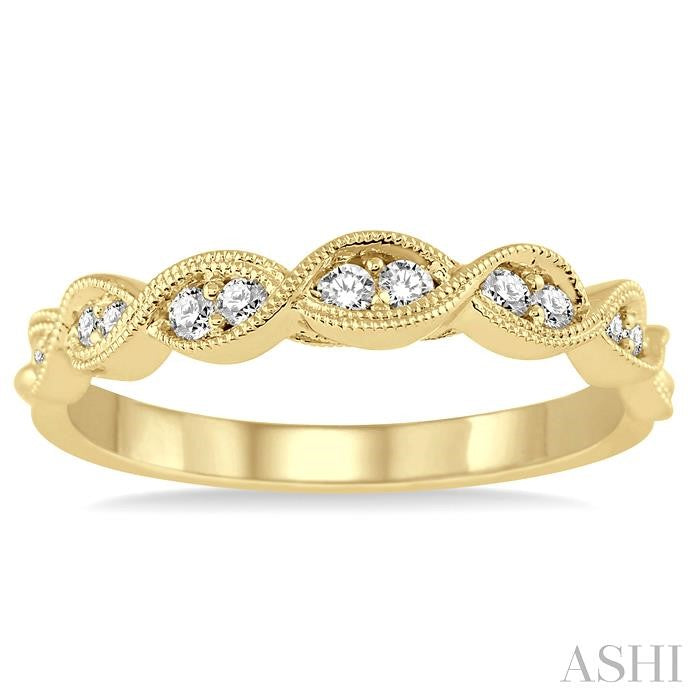1/5 Ctw Round Diamond Wedding Band in 14K Yellow Gold