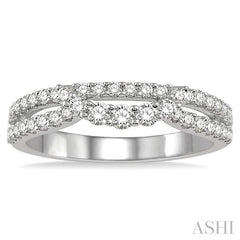 5/8 Ctw Split Shank Arched center Round Cut Diamond Band in 14K White Gold