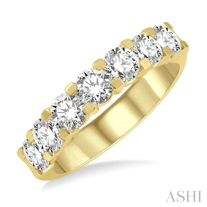 2 Ctw 7 Stone Round Cut Diamond Wedding Band in 14K Yellow Gold
