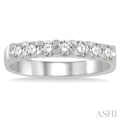 1/2 Ctw 7 Stone Round Cut Diamond Wedding Band in Platinum