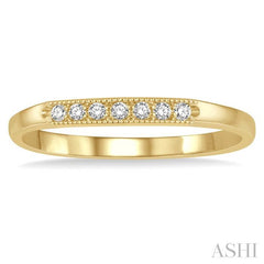 1/10 Ctw 7 Stone Round Cut Diamond Wedding Band in 14K Yellow Gold