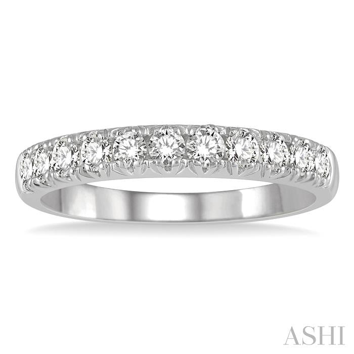 1/2 Ctw 11 Stone Round Cut Diamond Wedding Band in 14K White Gold