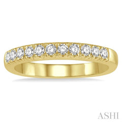 1/3 Ctw 11 Stone Round Cut Diamond Wedding Band in 14K Yellow Gold