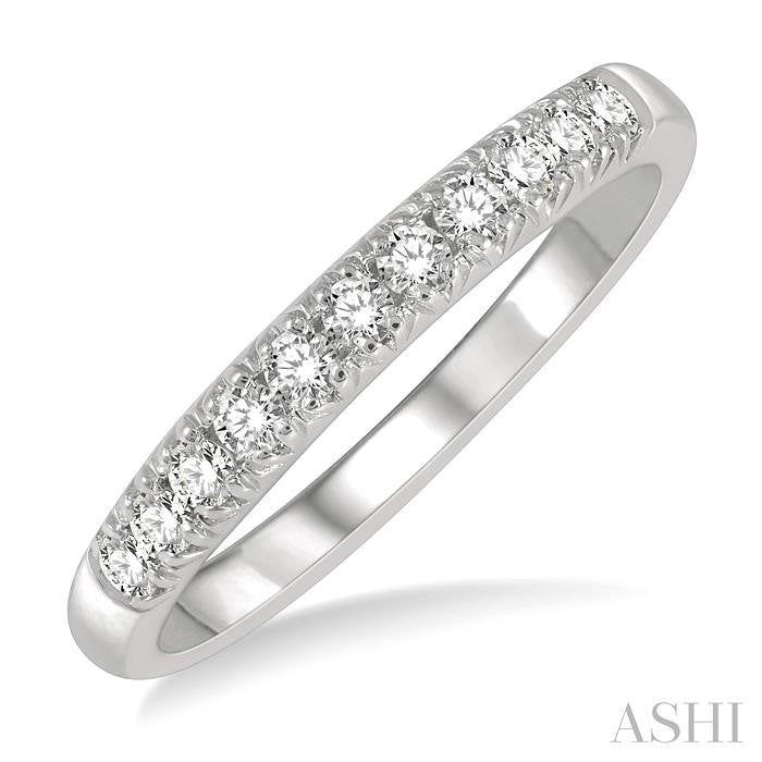 1/4 Ctw 11 Stone Round Cut Diamond Wedding Band in 14K White Gold