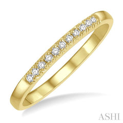1/10 Ctw 11 Stone Round Cut Diamond Wedding Band in 14K Yellow Gold