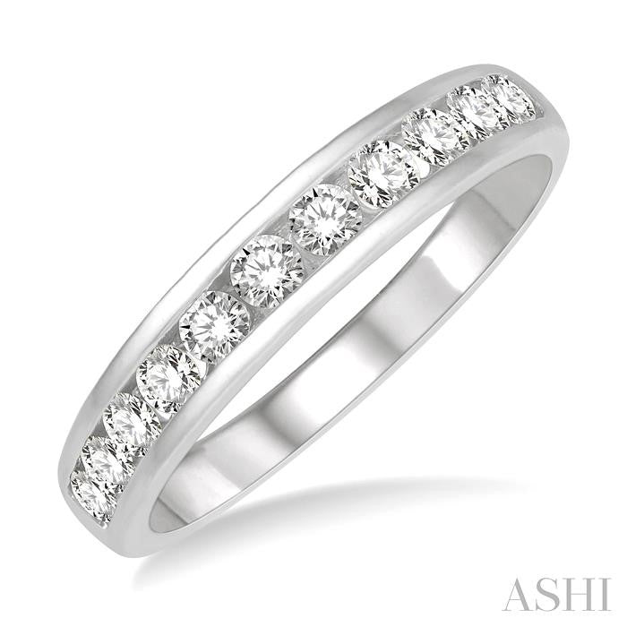1/2 Ctw Channel Set 11 Stone Round Cut Diamond Wedding Band in Platinum