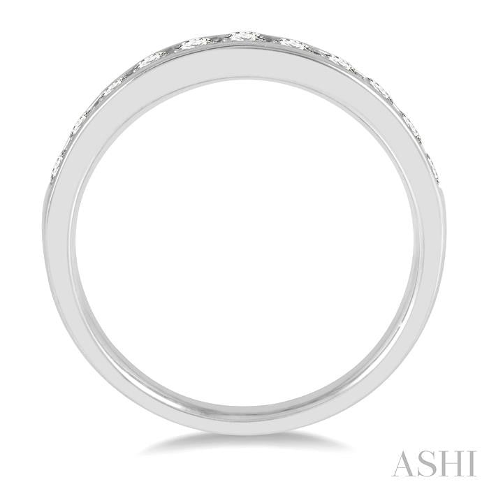 1/2 Ctw Channel Set 11 Stone Round Cut Diamond Wedding Band in Platinum