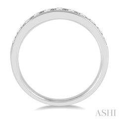 1/2 Ctw Channel Set 11 Stone Round Cut Diamond Wedding Band in Platinum
