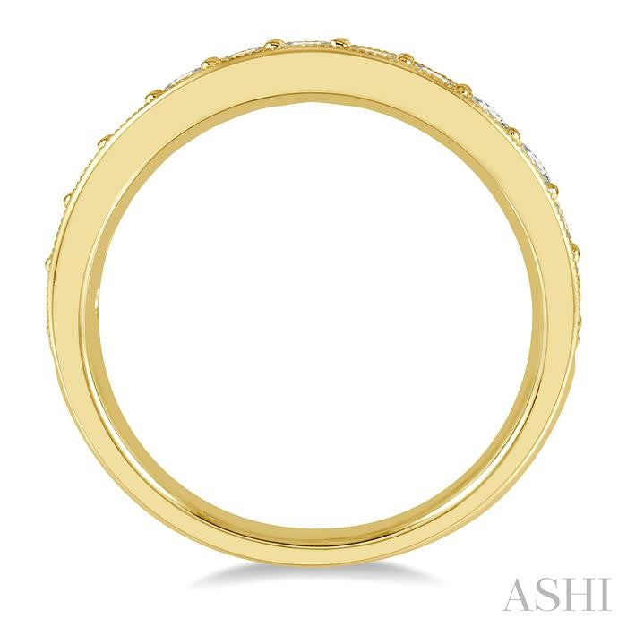 3/4 Ctw Round Cut Diamond Wedding Band in 14K Yellow Gold