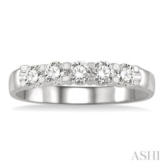 1/2 Ctw 5 Stone Round Cut Diamond Wedding Band in 14K White Gold