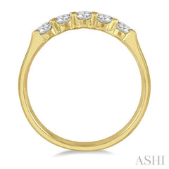 1/2 Ctw 5 Stone Round Cut Diamond Wedding Band in 14K Yellow Gold
