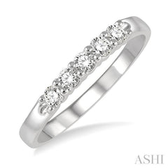 1/4 Ctw 5 Stone Round Cut Diamond Wedding Band in 14K White Gold