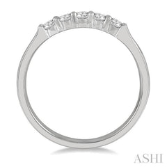 1/4 Ctw 5 Stone Round Cut Diamond Wedding Band in 14K White Gold