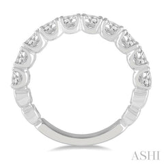 1 1/2 Ctw Lattice Round Cut Diamond Wedding Band in 14K White Gold