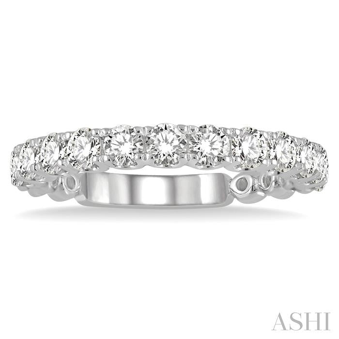 1 Ctw Round Cut Diamond Wedding Band in Platinum