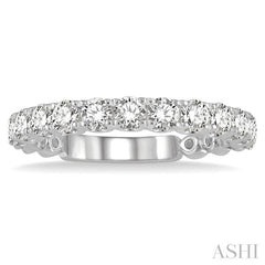 1 Ctw Round Cut Diamond Wedding Band in Platinum