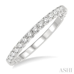 1/4 Ctw Lattice Round Cut Diamond Wedding Band in 14K White Gold