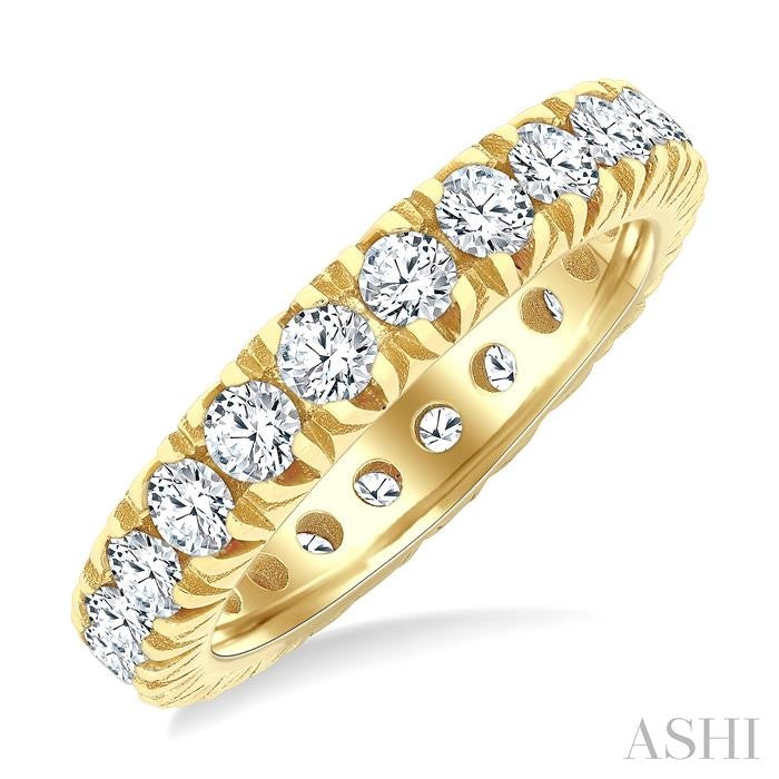 2 Ctw Round Cut Diamond Eternity Wedding Band in 14K Yellow Gold