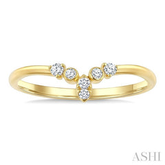 1/10 Ctw Chevron Round Cut Diamond Ring in 10K Yellow Gold