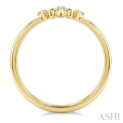 1/10 Ctw Chevron Round Cut Diamond Ring in 10K Yellow Gold