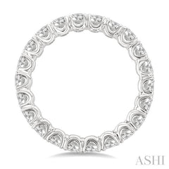 2 Ctw Round Cut Diamond Eternity Wedding Band in 14K White Gold