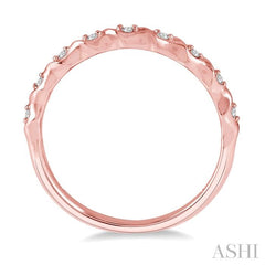 1/20 Ctw Spiral Shank Round Cut Diamond Stackable Band in 14K Rose Gold
