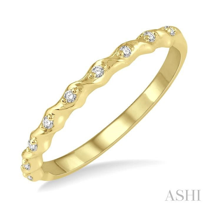 1/20 Ctw Spiral Shank Round Cut Diamond Stackable Band in 14K Yellow Gold
