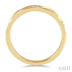 1/10 Ctw Pod Shape Grooves Round Cut Diamond Stackable Band in 14K Yellow Gold