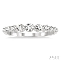1/3 Ctw Graduated Round Cut Diamond Fashion Ring in 14K White Gold