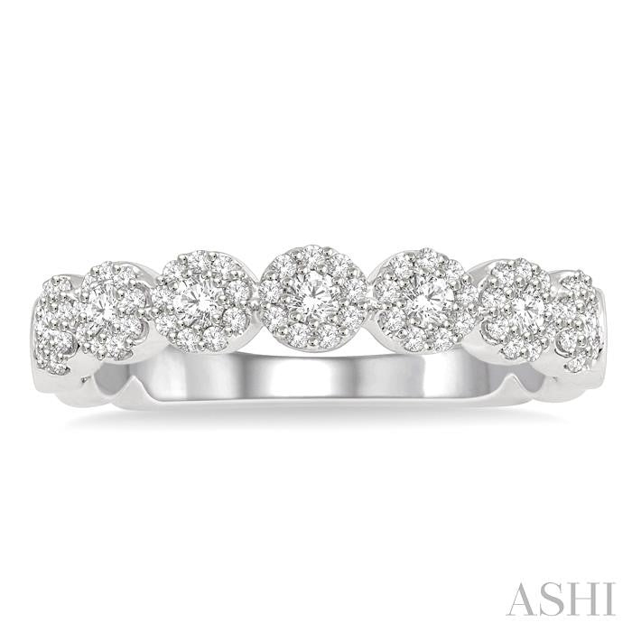 1/2 Ctw Circular Diamond Cluster Ladies Ring in 14K White Gold