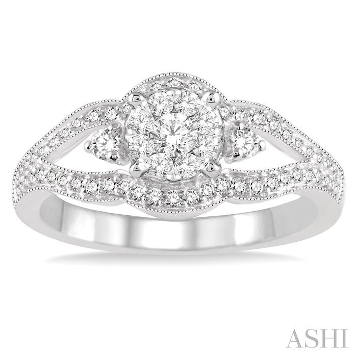 1/2 Ctw Round Cut Diamond Lovebright Ring in 14K White Gold