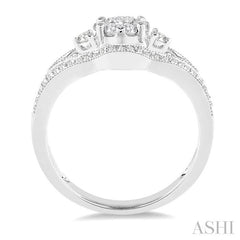 1/2 Ctw Round Cut Diamond Lovebright Ring in 14K White Gold