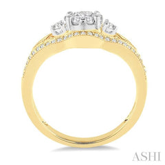 1/2 Ctw Round Cut Diamond Lovebright Ring in 14K Yellow and White Gold