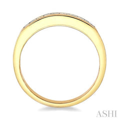 1/4 Ctw Princess Cut Diamond Wedding Band in 14K Yellow Gold